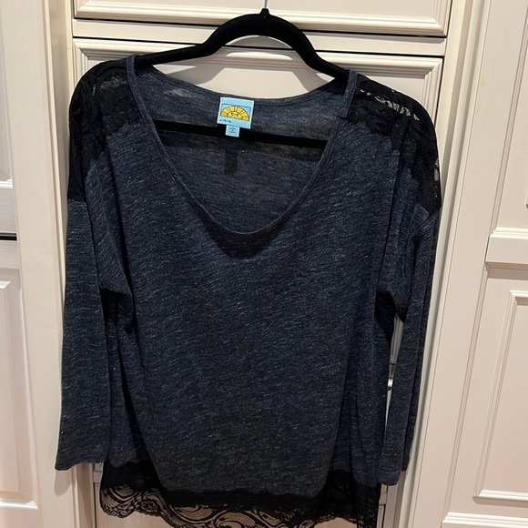 Women’s size L C&C California dark gray shirt with lace details - Picture 1 of 6